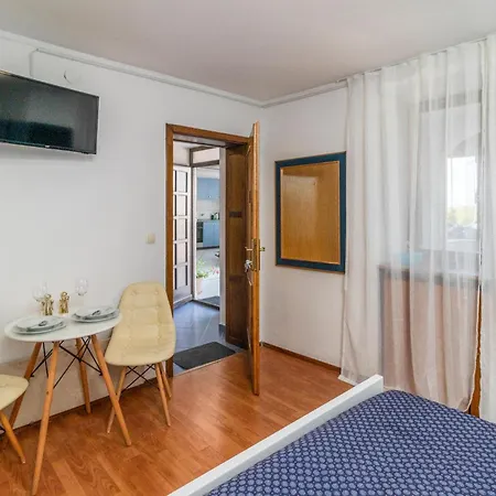 Apartmán Lovely In With Wifi